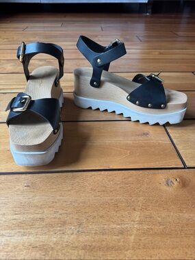 Stella McCartney Black Leather Platform Sandals with Gold Hardware